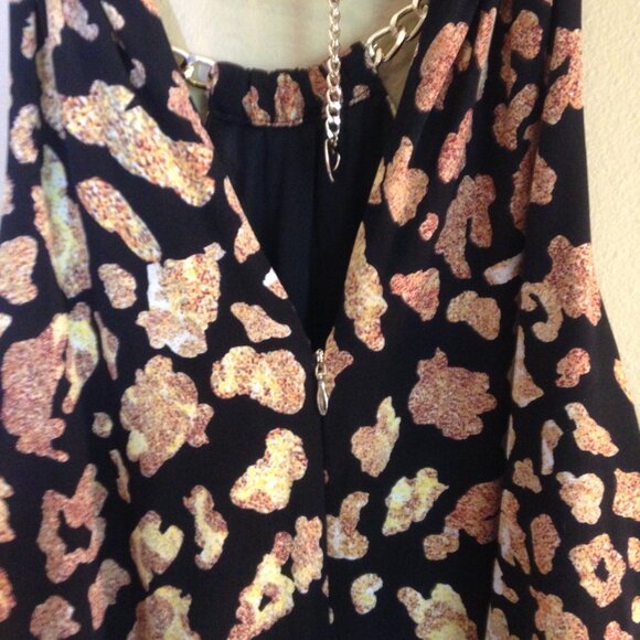 Thalia Sodi Print Jumpsuit with Chain Neck Detail Large NWT - Picture 2 of 9